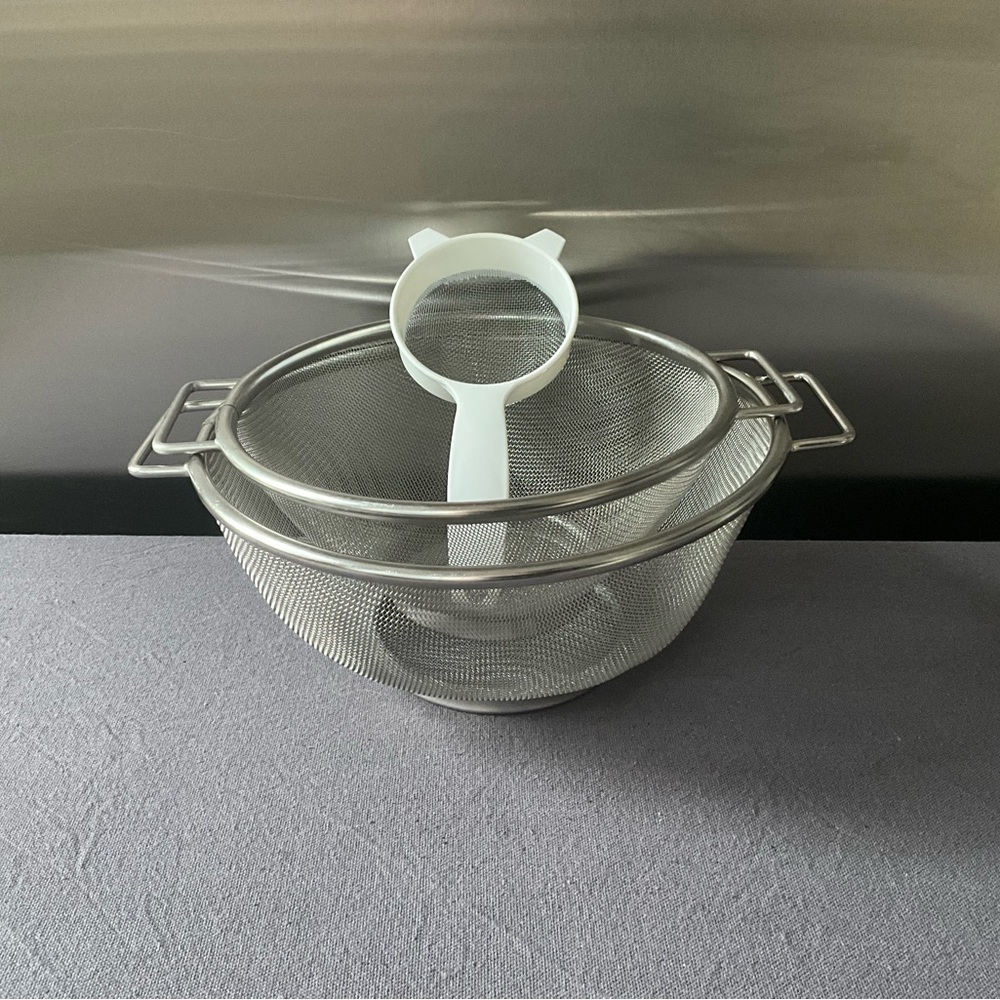 Set of 3 - Norpro Strainer 4" White Stainless Steel Mesh + 2 Colanders 8” & 9”